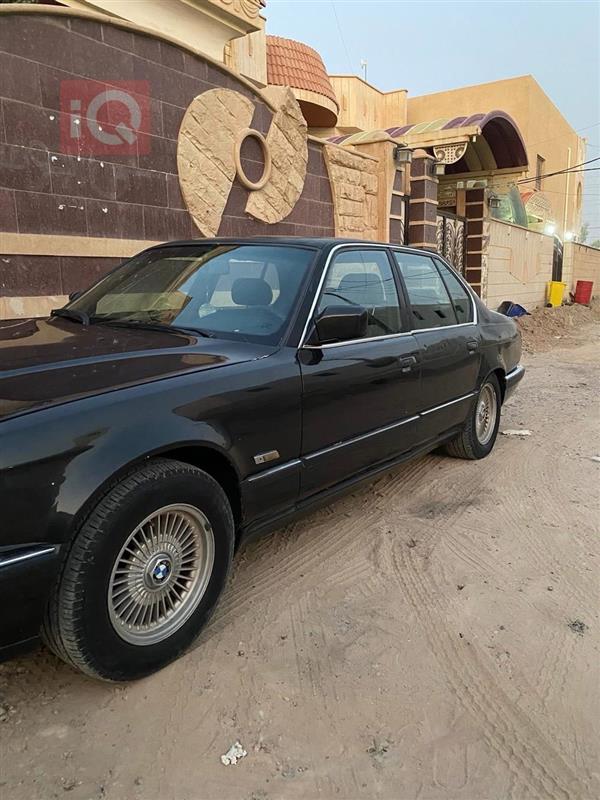 بی ئێم دەبڵیو سیریەس 7 1989  بۆ فرۆشتن لە عێراق - تکریت